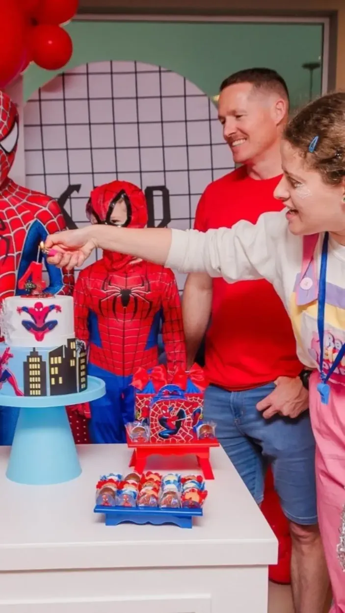 Aniversário-Recreação-Infantil-Personagem-Vivo-Homem-Aranha-Animadores-Recreacionistas-Festa-Evento-Infantil-Pintura-Facial-Florianópolis-Biguaçu-Palhoça-São-José-Floripa-RatimbumRecreação